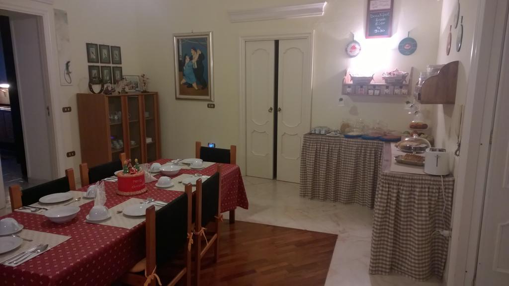 Palazzo Magnocavallo B&B Неаполь Экстерьер фото
